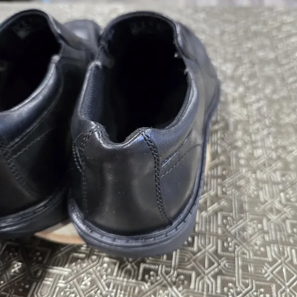 🐢 Men’s Clarks Wader Twin Slip-Resistant Black Leather Dress Work Shoes Size 9.