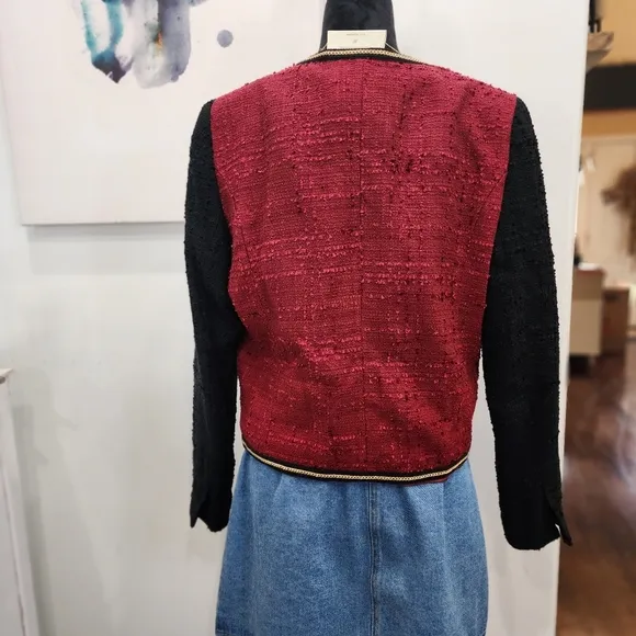 [ MNG] suit blazer top- STUNNING RED BOUCLE TWEED- BLAZER JACKET W/ CHAIN DETAIL