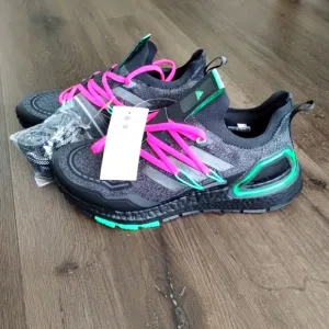 8 Womens / 7 M adidas UltraBoost 20 Explorer Night Metallic Lime Running Shoes
