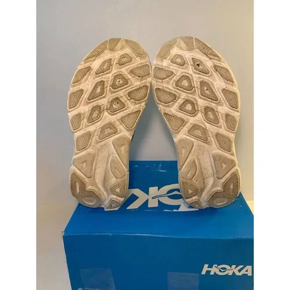 .842 Hoka W Clifton 9, Black/Gold, Womens Running Shoes-US 7 Womens