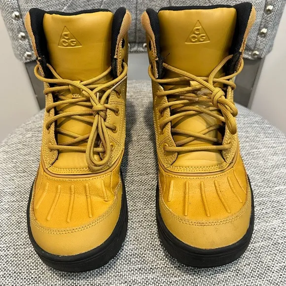 ACG Nike Woodside 2 Hiking Waterproof Boots - Size 5Y