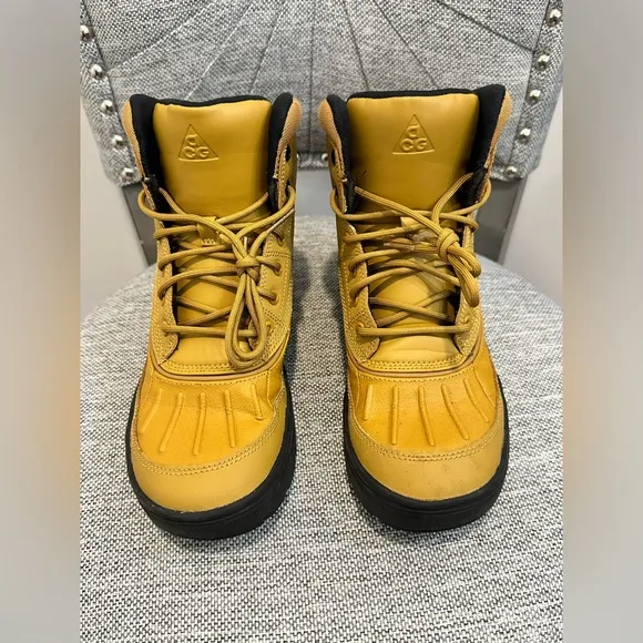 ACG Nike Woodside 2 Hiking Waterproof Boots - Size 5Y