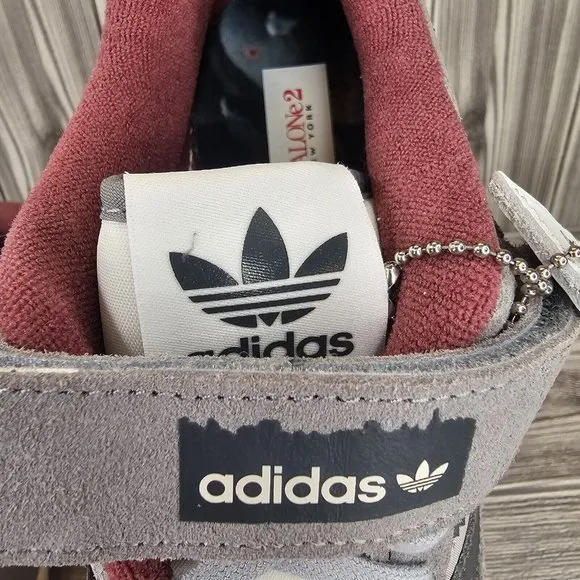 Adidas Forum 84 Low Home Alone 2 Pigeon Sneakers - Men's US Size 11 - NEW