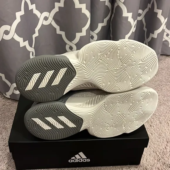 Adidas Mad Bounce 2018 basketball shoes sneakers new grey mens size 14