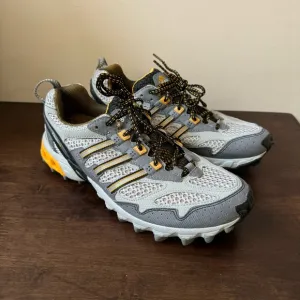 Adidas Men Running Shoes Size 8.5 new not box