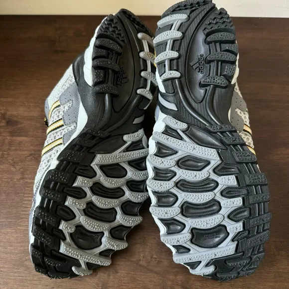 Adidas Men Running Shoes Size 8.5 new not box