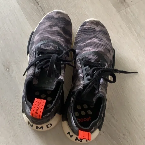 Adidas NMD Como The brand with 3 stripes shoes