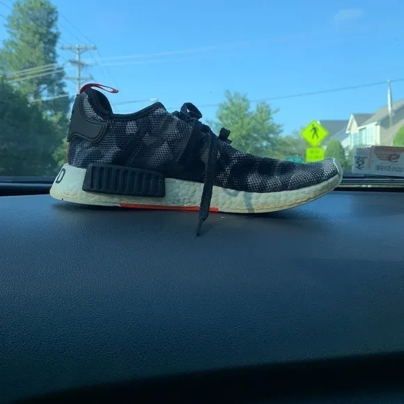 Adidas NMD Como The brand with 3 stripes shoes