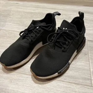 Adidas NMD_R1 Primeblue Low Size Men 11.5 Running Shoes Black White GZ9257