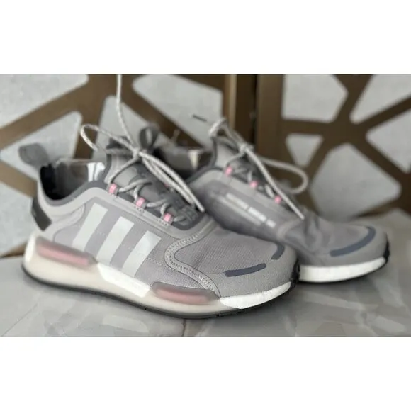 adidas Originals NMD_V3 Big kids Girls Sz 7 y Youth running shoes Eu 40 Sneakers