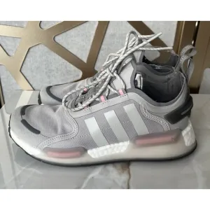 adidas Originals NMD_V3 Big kids Girls Sz 7 y Youth running shoes Eu 40 Sneakers