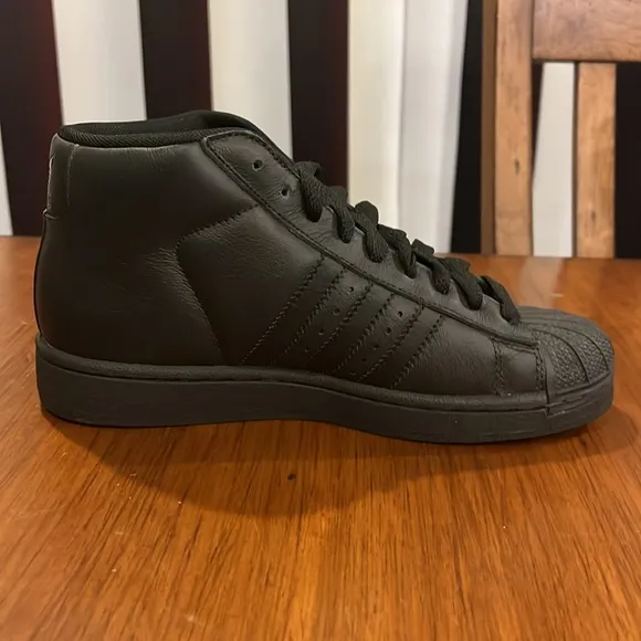 Adidas Pro Model J shoes sneakers new black Youth Boys Girls Size 4.5
