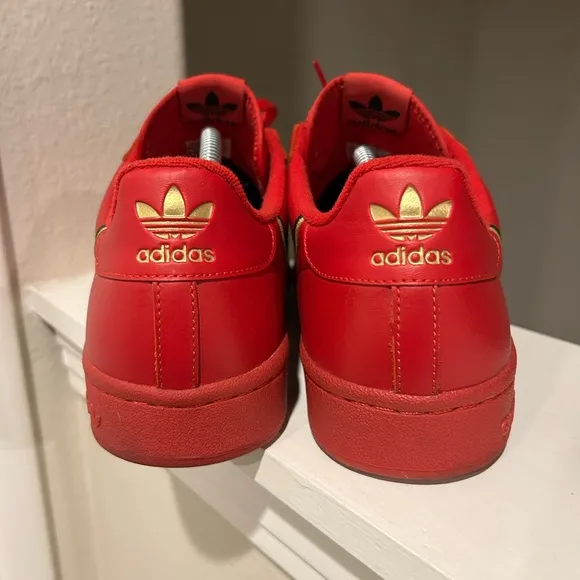 Adidas Red Continental 80 Sneakers Shoes  EE4144. Men's Size 11.5