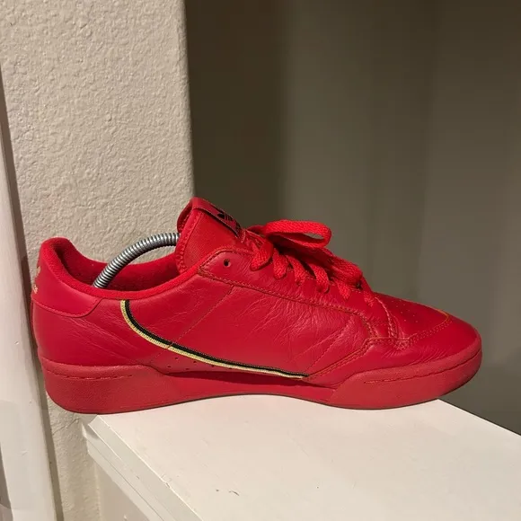 Adidas Red Continental 80 Sneakers Shoes  EE4144. Men's Size 11.5