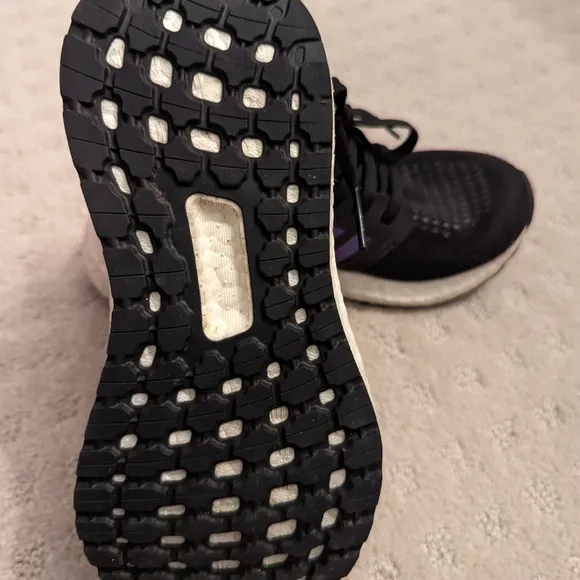 Adidas Ultraboost 20 kids running shoes. Black. Kids sz 1. Good used condition