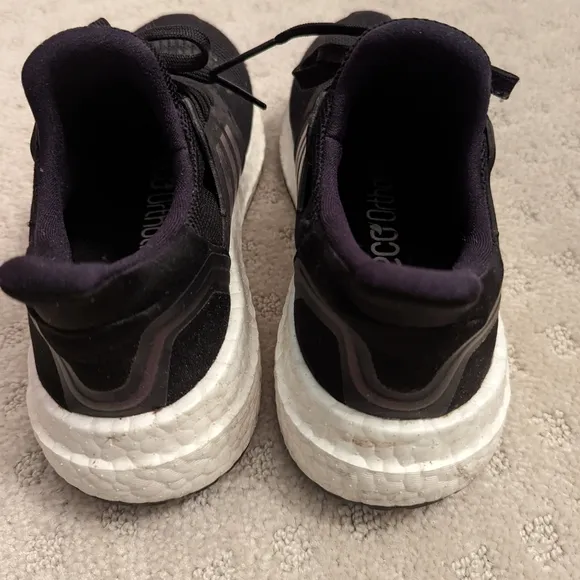 Adidas Ultraboost 20 kids running shoes. Black. Kids sz 1. Good used condition