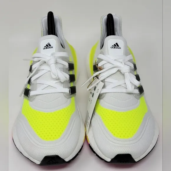 Adidas Ultraboost 21 J FZ2929 Lace Up Low Top Running Shoes Youth Size 4 New