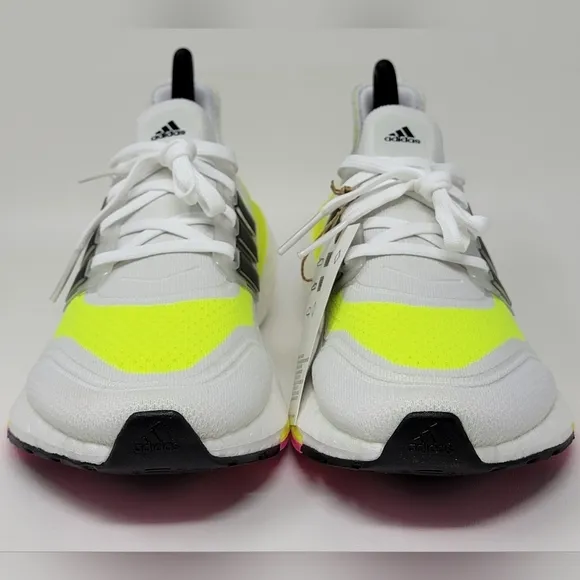Adidas Ultraboost 21 J FZ2929 Lace Up Low Top Running Shoes Youth Size 4 New