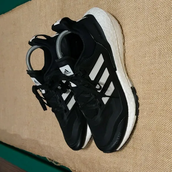 Adidas Ultraboost 22 Cold.Rdy 2.0 Men's Running Shoes Sz 6.5M/8W, Black/White