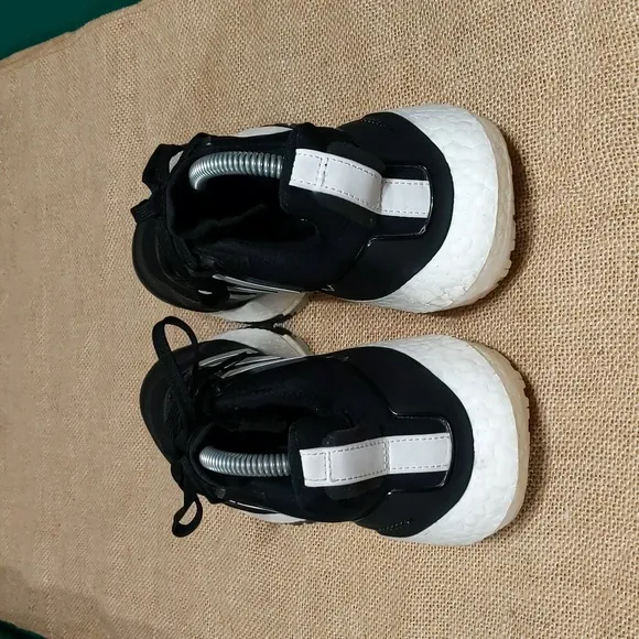 Adidas Ultraboost 22 Cold.Rdy 2.0 Men's Running Shoes Sz 6.5M/8W, Black/White