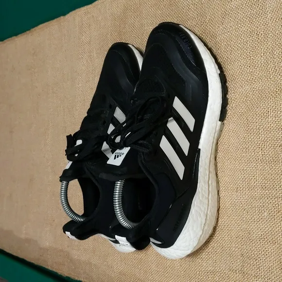 Adidas Ultraboost 22 Cold.Rdy 2.0 Men's Running Shoes Sz 6.5M/8W, Black/White