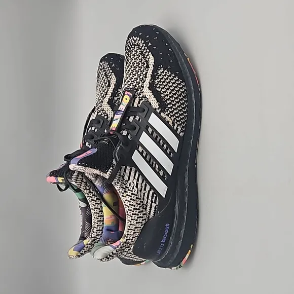 Adidas Ultraboost 5.0 DNA 'Pride' Running Shoes GY4424  Men size 9.5