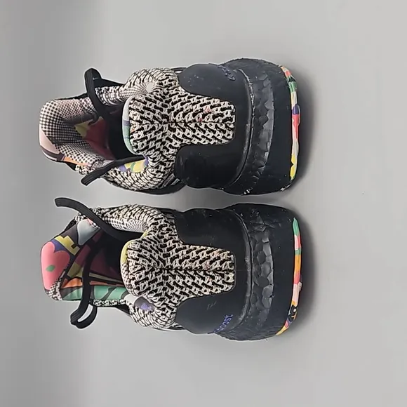 Adidas Ultraboost 5.0 DNA 'Pride' Running Shoes GY4424  Men size 9.5