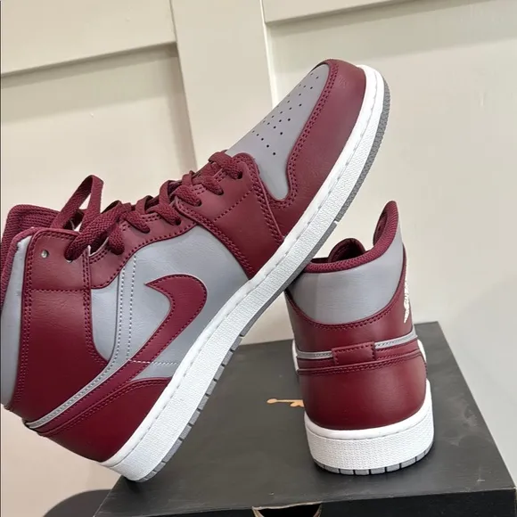 Air Jordan 1 Mid Sneakers size 12