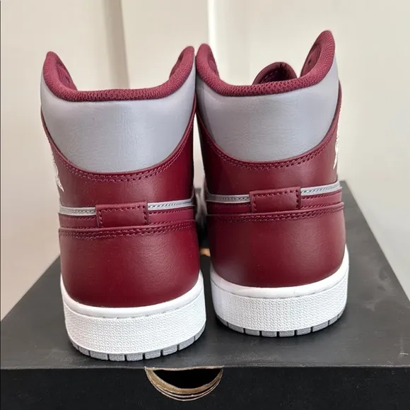 Air Jordan 1 Mid Sneakers size 12
