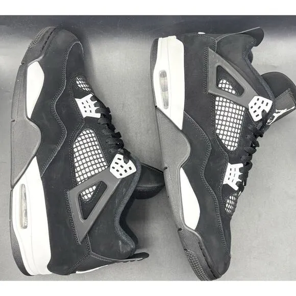Air Jordan 4 Retro White Thunder Style # FQ8138-001 Size 13