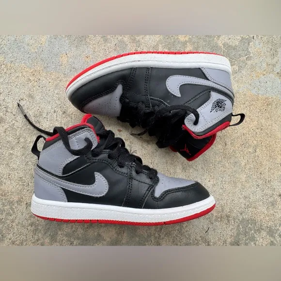 AIR JORDAN Retro 1 Mid Top Shoes Sneakers Black/Cement Grey/Fire Red/White