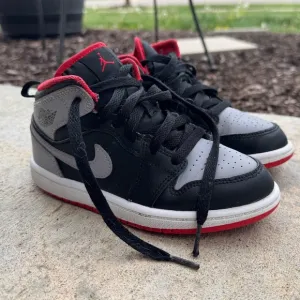 AIR JORDAN Retro 1 Mid Top Shoes Sneakers Black/Cement Grey/Fire Red/White