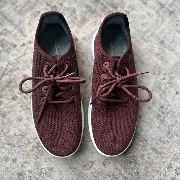 Allbirds all Maroon wool runners tennis shoe size 10