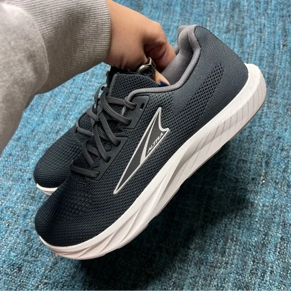 Altra Escalante 4 Running Shoes in Black White