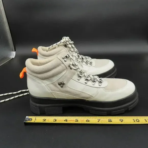 AQUA White 1-1/2&quot; Platform Hike Round Toe Block Heel Hiking Boots Size 10