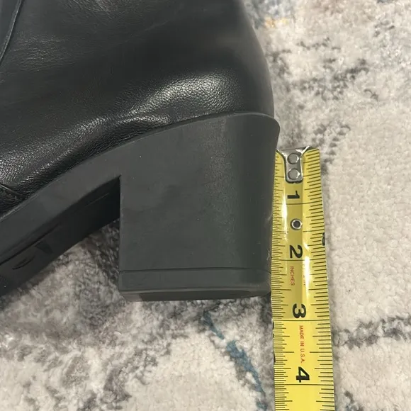 Aquatalia Cia leather pointe toe block heels women booties in black size 6