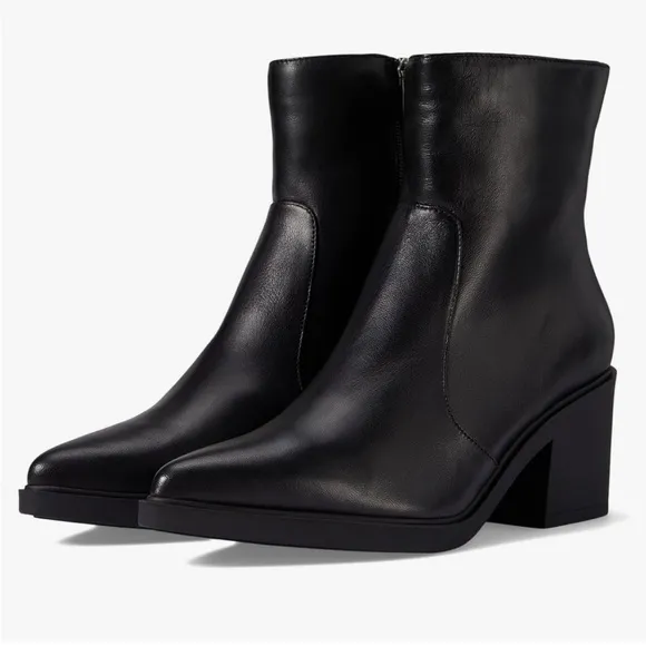 Aquatalia Cia leather pointe toe block heels women booties in black size 6