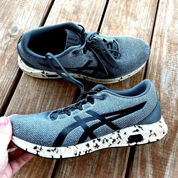 ASICS hypergel-YU Running  Men's Shoes Size 10.5