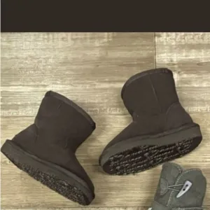 𝅺Aussie Merino Kids Suede Winter Boots In Dark Brown