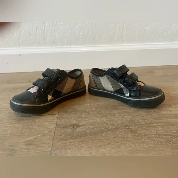 Auth Burberry toddler boys kids sneakers shoes size 24