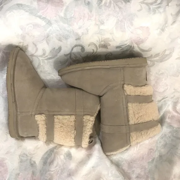 BearPaw Alexandra Cream Suede/Wool Blend Winter Boots size 9