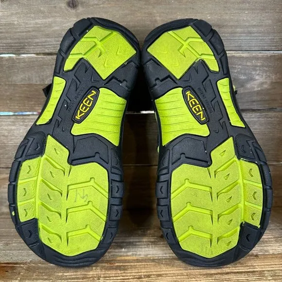 Big Kids Keen Newport H2 Black Waterproof Outdoor‎ Hiking Sandals Size 4 Y GUC