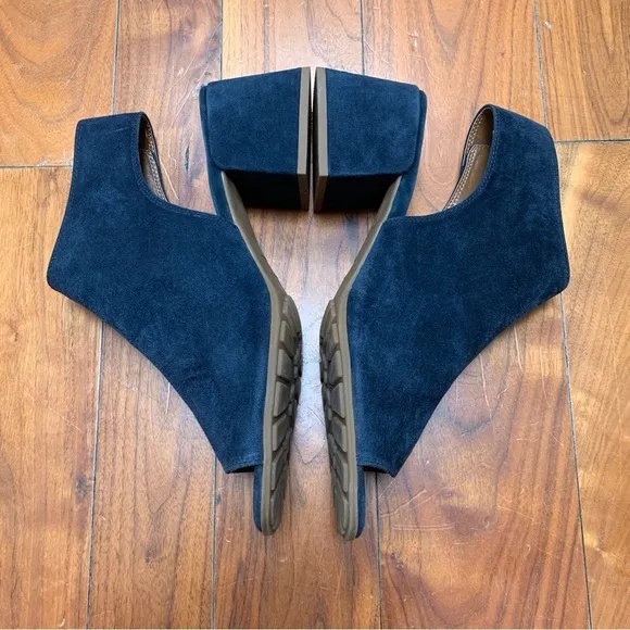 Blondo Blue Suede Maria Waterproof Sandals 11