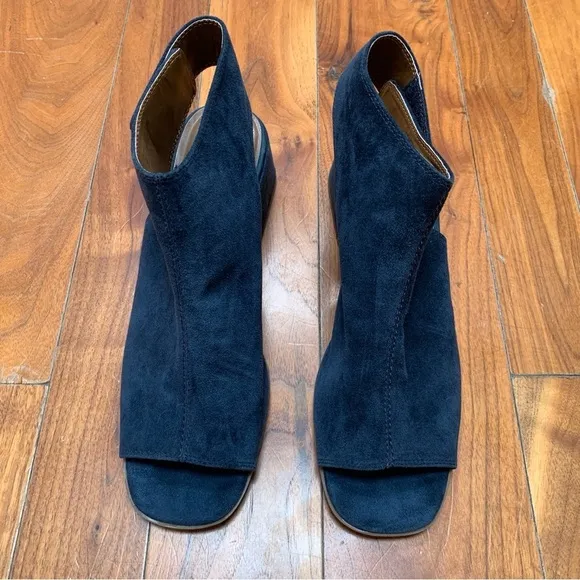 Blondo Blue Suede Maria Waterproof Sandals 11