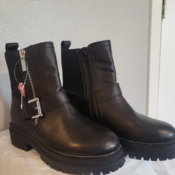 BLONDO Garnet Boots