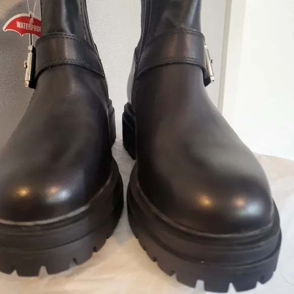 BLONDO Garnet Boots