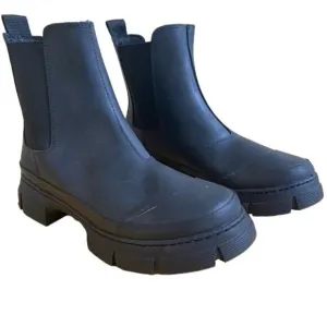 Blondo Helga Waterproof Pull on Boots sz 8.5