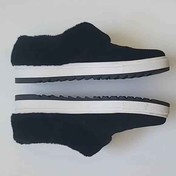 Blondo Suri Women’s Waterproof Slip-On Sneakers Black Suede Faux Fur Size 9 M