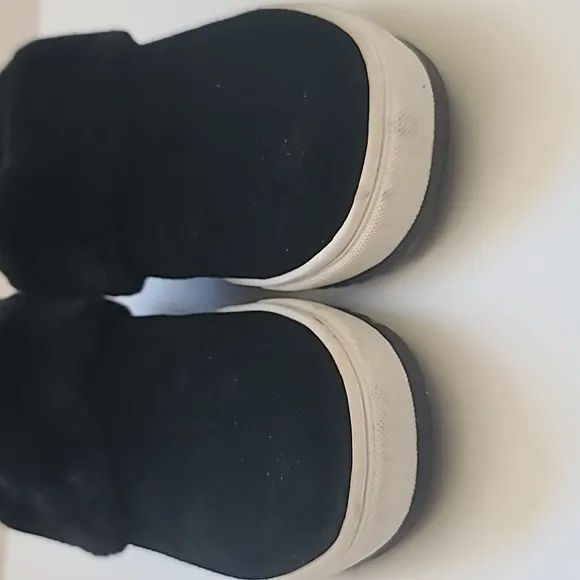 Blondo Suri Women’s Waterproof Slip-On Sneakers Black Suede Faux Fur Size 9 M