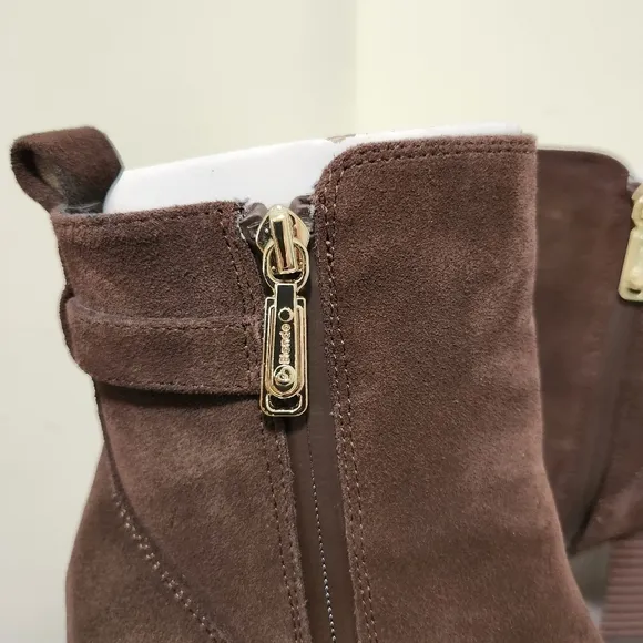 BLONDO TOBI WATERPROOF BOOTIE ANKLE BOOT SIZE 7 WITH BOX DARK BROWN SUEDE